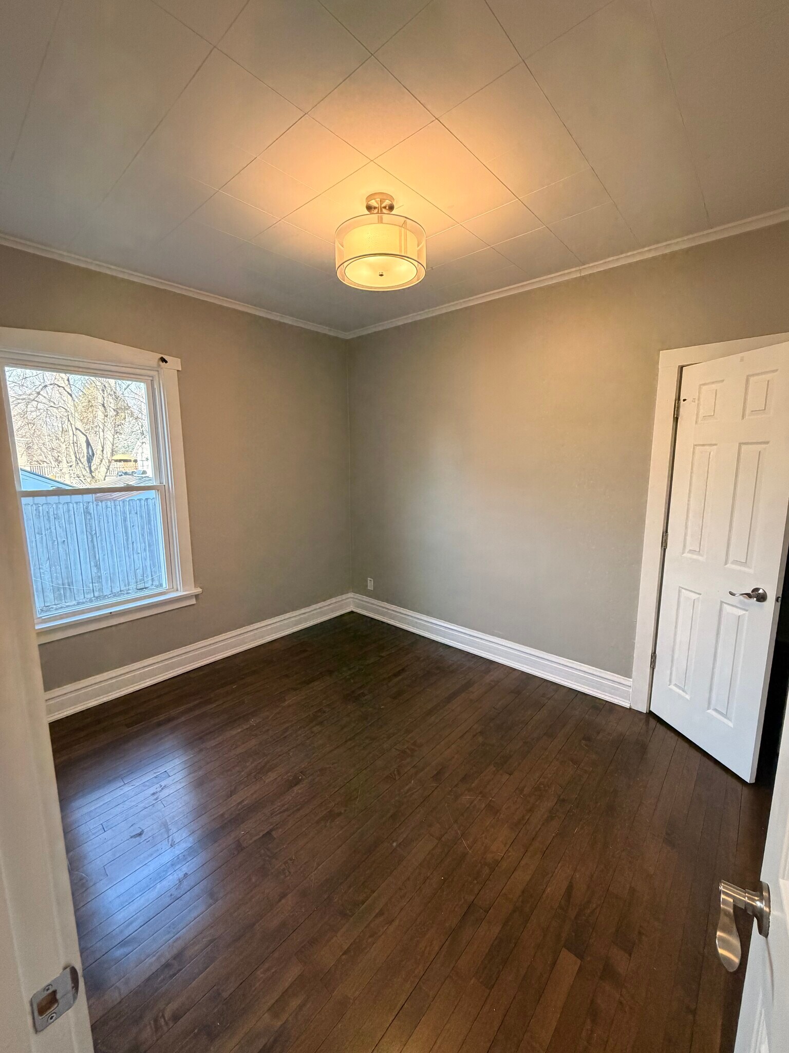 Building Photo - 856 Woodlawn Ave