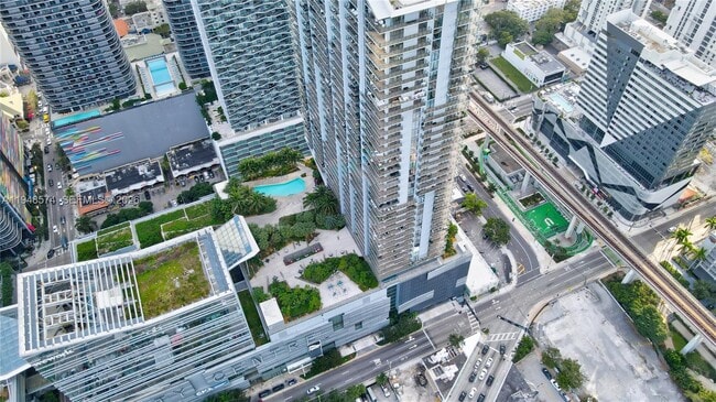 Building Photo - 88 SW 7th St