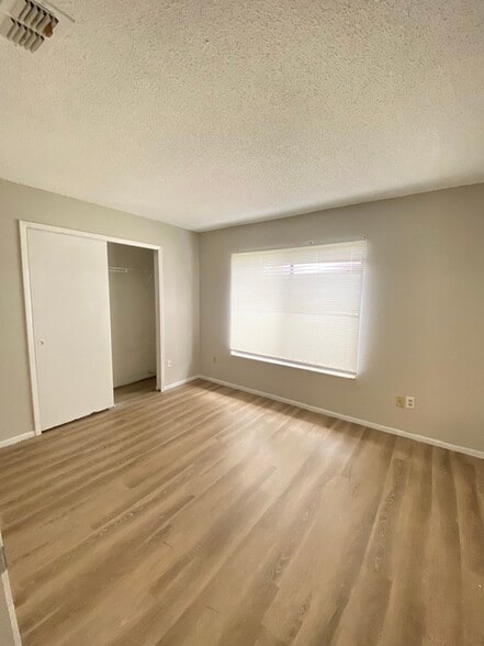 Building Photo - 1090 Condor Pl