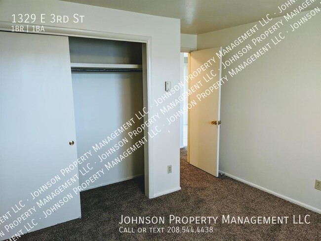 Building Photo - 1329 E 3rd St