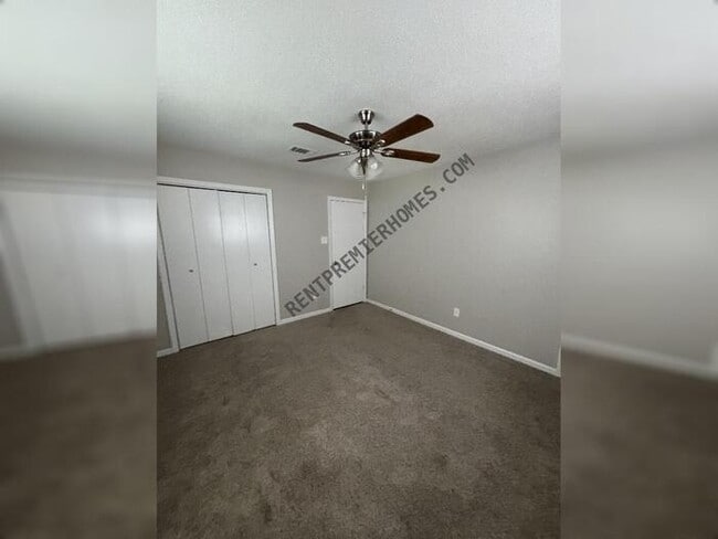 Building Photo - 1313 Ray Rd