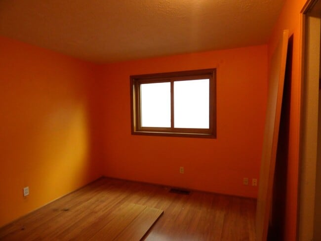 Building Photo - 3 bed Single level home in a Cul-De-Sac