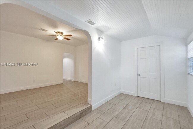 Building Photo - 4718 NW 15th Ave