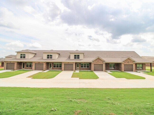 Building Photo - 18203 Mae Cir