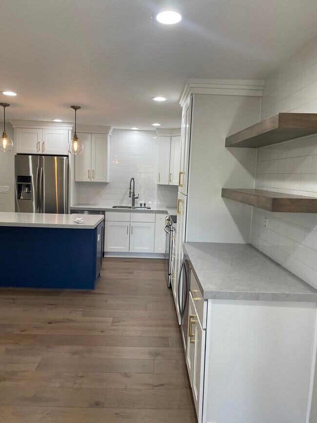 Building Photo - 7890 E Spring St