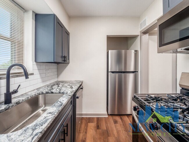 Building Photo - Newly Renovated Apartment Building