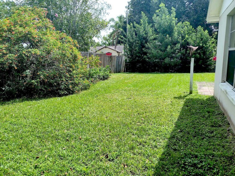 Building Photo - 7055 Lassen Ave