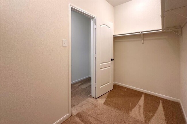 Building Photo - 25302 Farmdale Ln