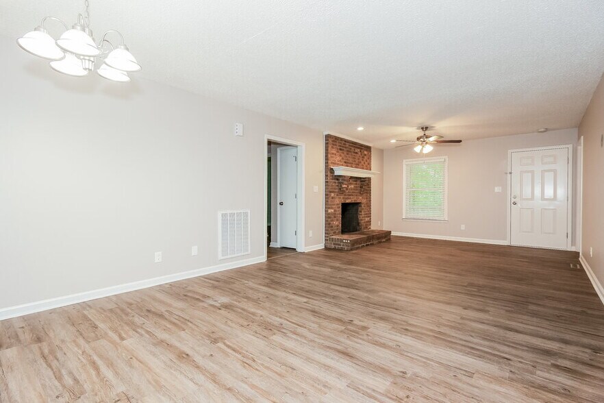 Building Photo - 431 Hillcrest Dr