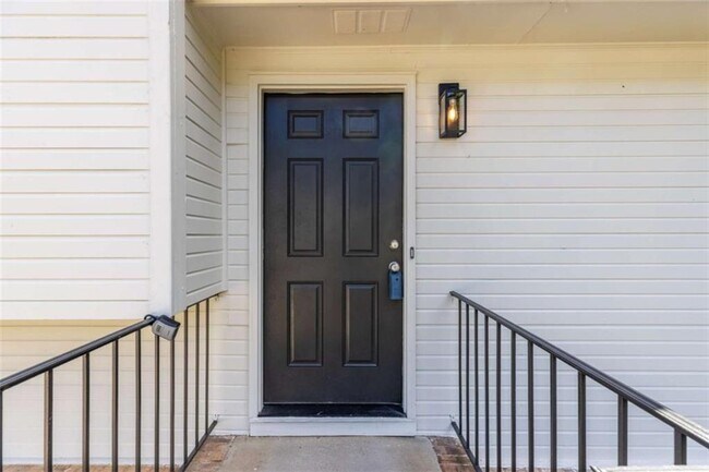Building Photo - 2250 Ridge Forest Dr