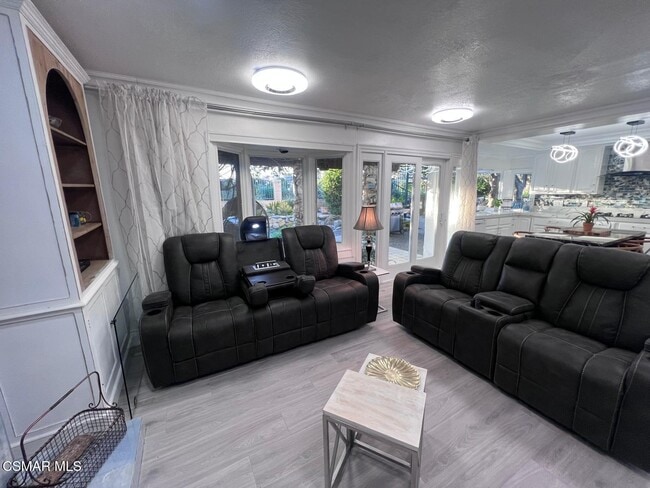 Building Photo - 379 S Greenway Ave