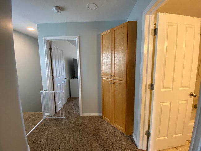 Building Photo - 486 Pheasant Ridge Dr