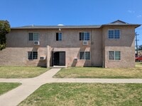 Building Photo - 2984 E McKenzie Ave