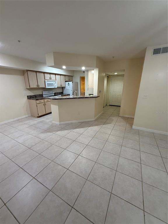 Building Photo - 814 Crest Pines Dr