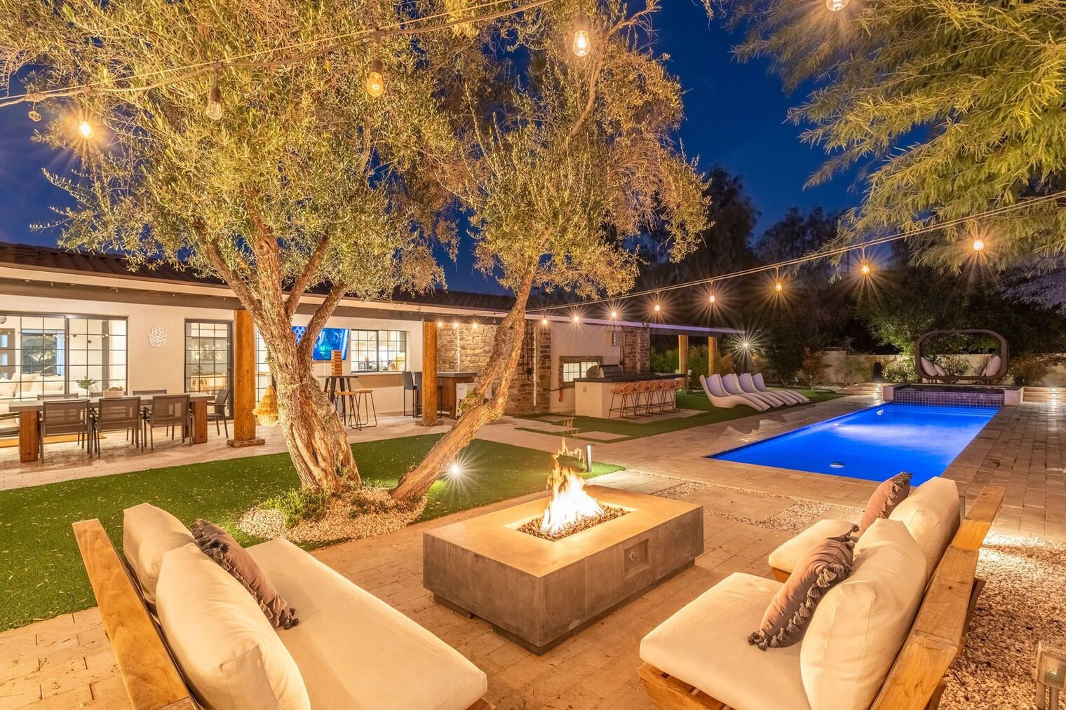 Building Photo - 4129 E Palo Verde Dr