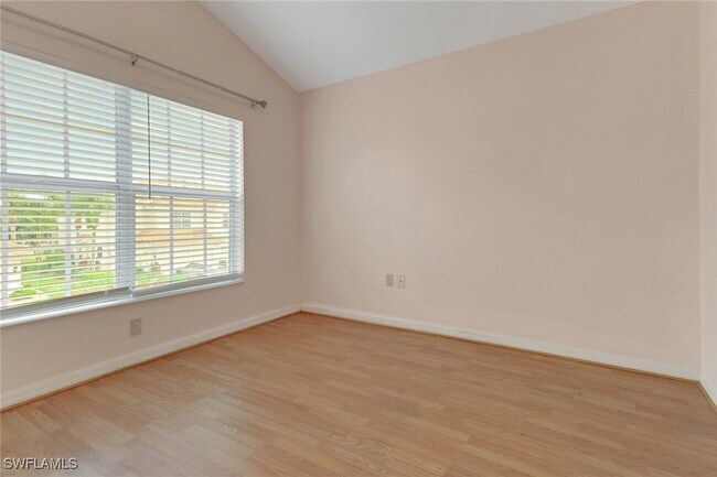 Building Photo - 936 Hampton Cir