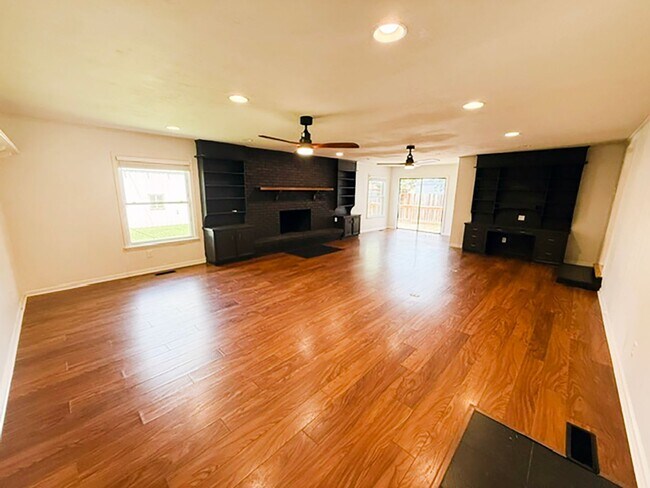 Building Photo - Home for Rent in Benton!