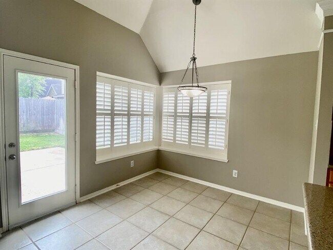 Building Photo - 7807 Highland Glen Dr