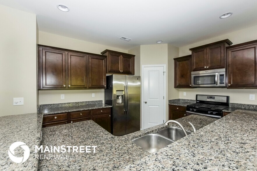 Building Photo - 309 Augustus Lane