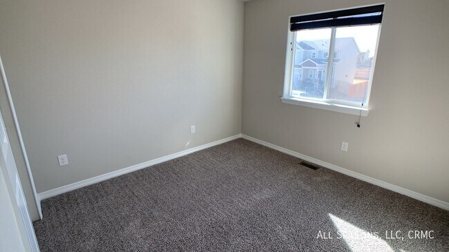 Building Photo - 10898 Saco Dr