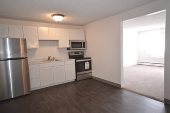 Building Photo - 545 Calef Rd