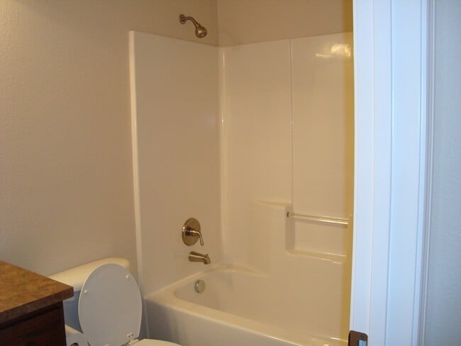 Building Photo - Pet Friendly Single Family Home w/attached garage and RV Parking