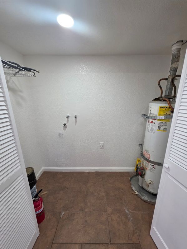 Building Photo - 809 K St