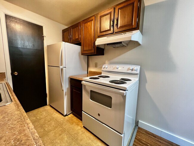 Building Photo - Mathews634 (KC-JF-NB)