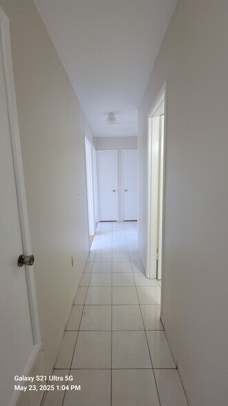 Building Photo - 418 W Redondo Dr