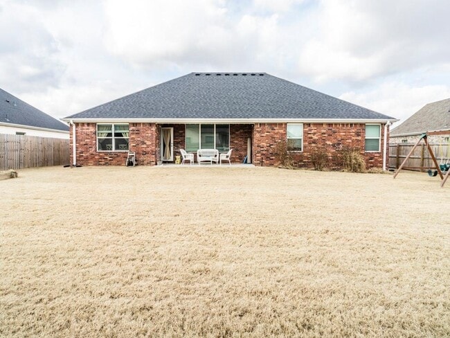 Building Photo - 4303 SW Flagstone Blvd
