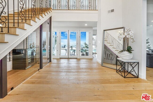 Building Photo - 3485 Ridgeford Dr