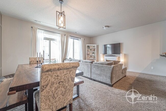 Building Photo - 5921 NE 48th St