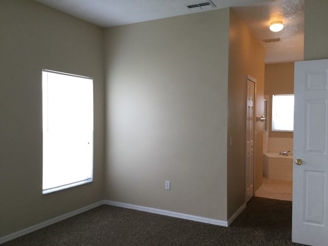 Building Photo - 647 Heraldo Ct