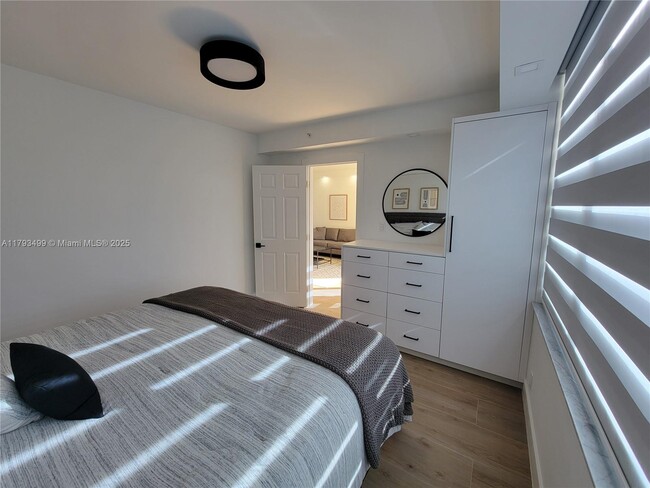 Building Photo - 2501 S Ocean Dr