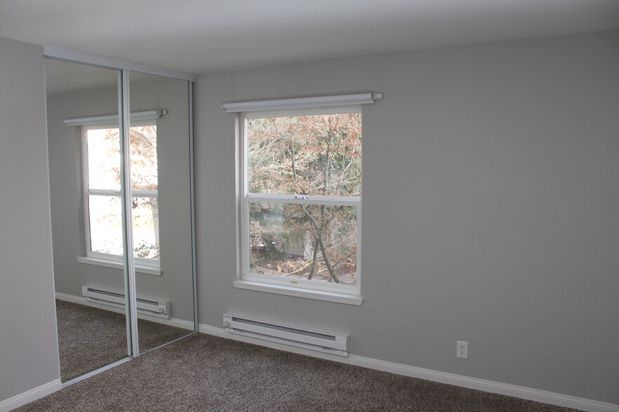 Bedroom - 1085 Murrieta Boulevard