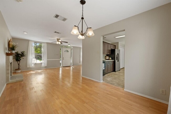 Building Photo - 1807 Lion-Heart Dr
