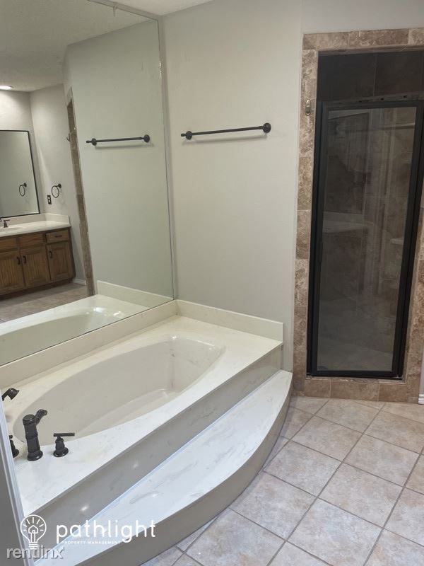 Building Photo - 4 br, 3 bath House - 3706 Waycross Ct UNIT