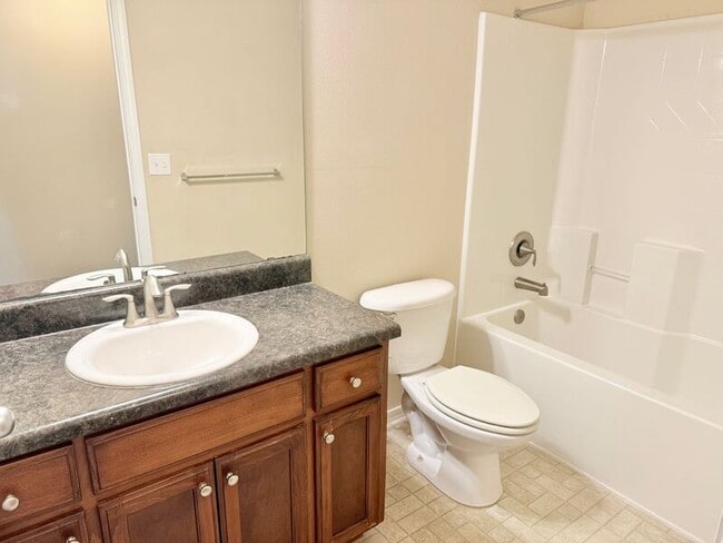 Building Photo - 5994 Autumn Pines Cir