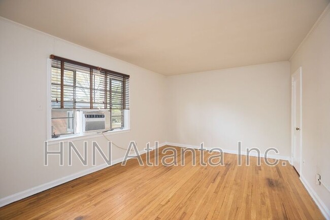 Building Photo - 1347 Briarwood Dr NE