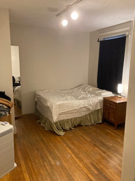 Primary Photo - 1673 Commonwealth Ave