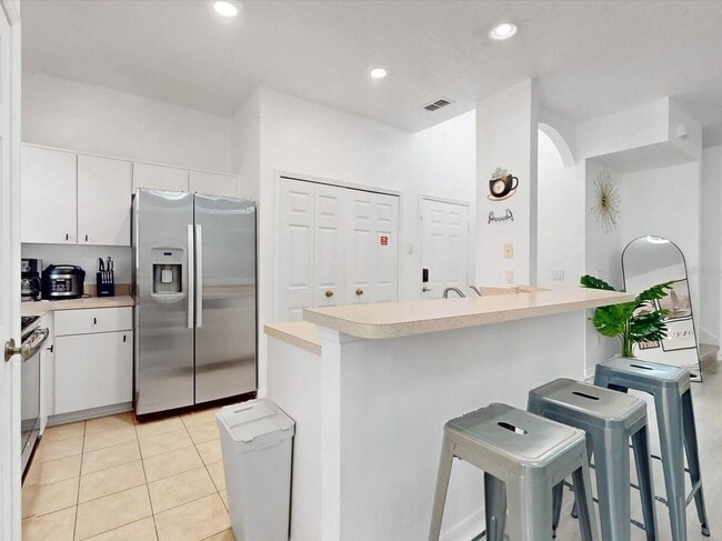 Building Photo - 1302 S Beach Cir