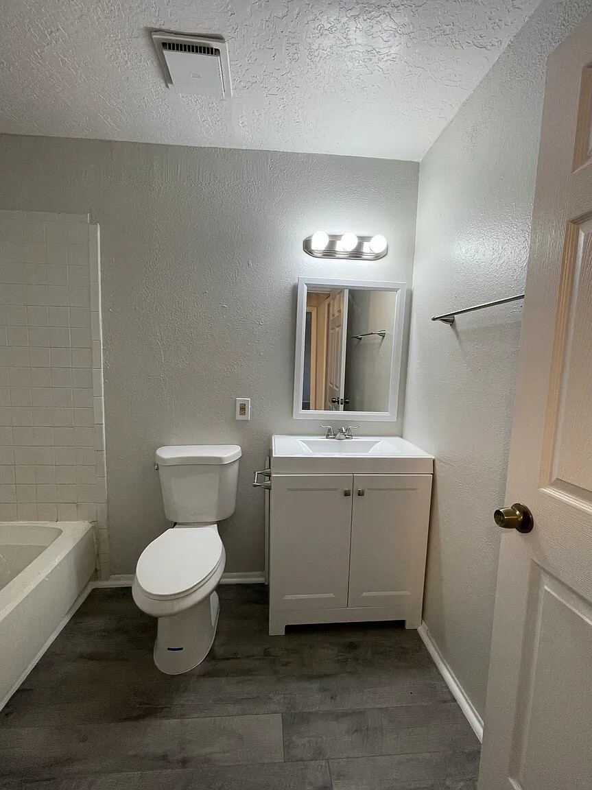 Building Photo - 405 Dorado Ct SE