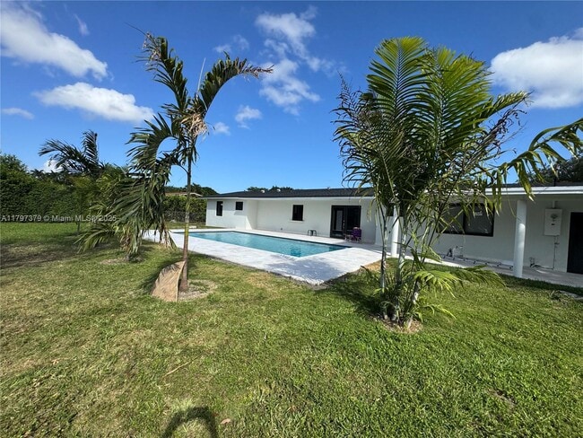Building Photo - 10055 SW 135th St