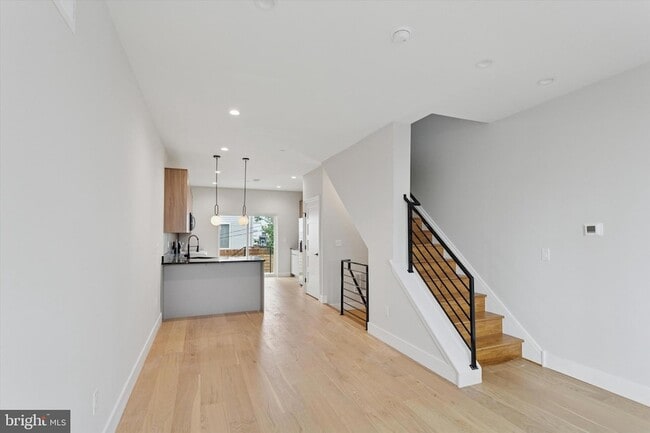 Building Photo - 2120 Bellmore St