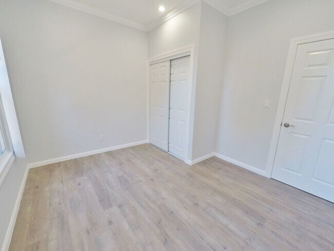 Building Photo - 608 22nd St