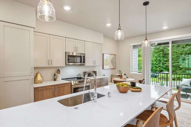 Building Photo - 3 Bed | 3.5 Bathroom | 1626 Sq Ft | $3,450