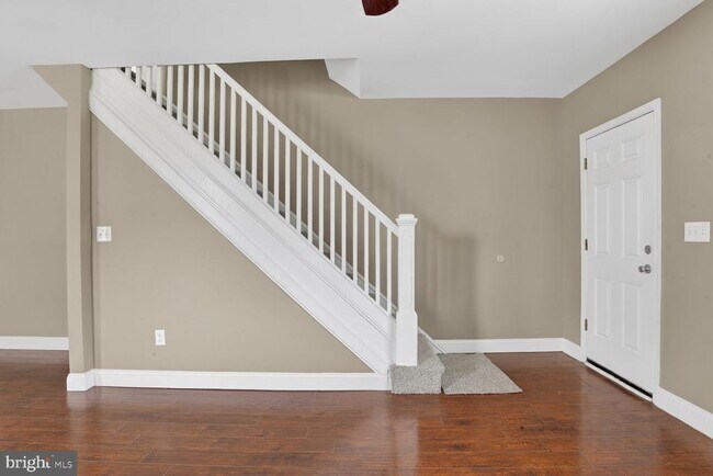 Building Photo - 3300 Dudley Ave