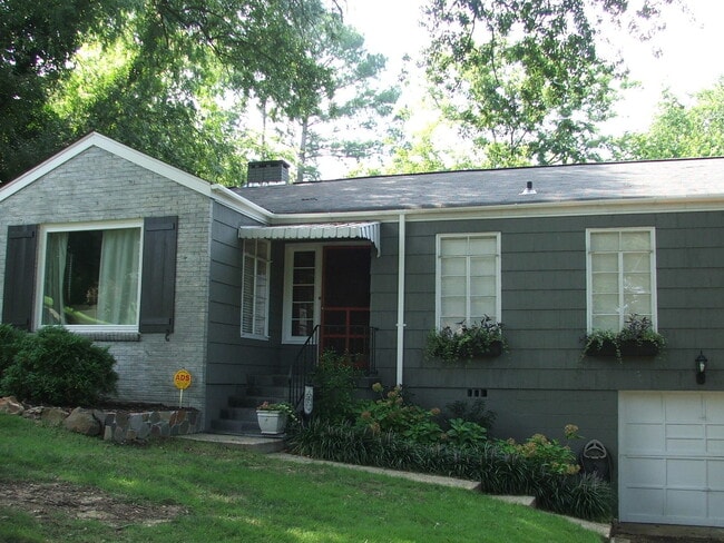 Building Photo - Cute 3 bedroom, 1 bath house in Homewood!
