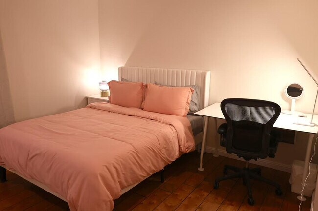 Building Photo - 6505 Skyfarm Dr