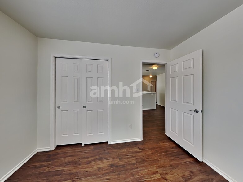 Building Photo - 256 Poplarwood Dr